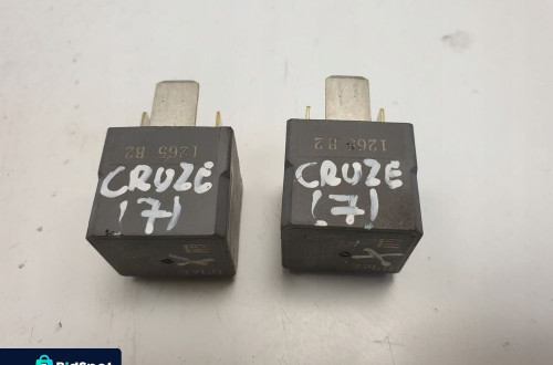 Chevrlet Cruze J305 2.0 VCDI PRZEKAŹNIK 13500120