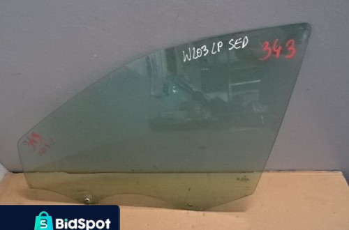 SZYBA BOCZNA DRZWI LEWY PRZÓD MERCEDES W203 SEDAN NR343