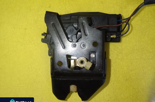 ZAMEK KLAPY BAGAŻNIKA CHEVROLET EPICA II 3PIN SEDAN 06-08 NR18