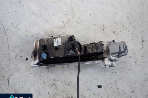 VOLVO V60 S60 LIFT 13- HALOGEN LED DRL PRAWY