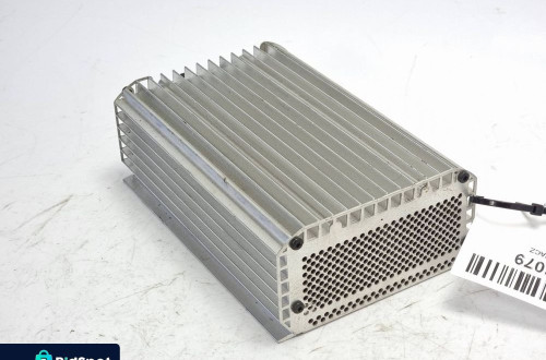 WZMACNIACZ AUDI A8 D3 4E0035223