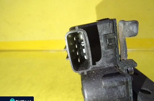 ZAMEK KLAPY BAGAŻNIKA KIA CEED I 4PIN 5D NR64