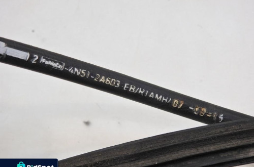 LINKI HAMULCA RĘCZNEGO VOLVO V50 LIFT
