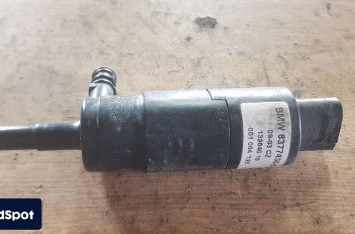 BMW E60E 61 POMPKA SPRYSKIWACZY XENON 8377430