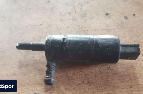 BMW E60E 61 POMPKA SPRYSKIWACZY XENON 8377430