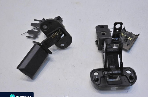 ZAWIASY KLAPY VOLVO V70 III 31218425