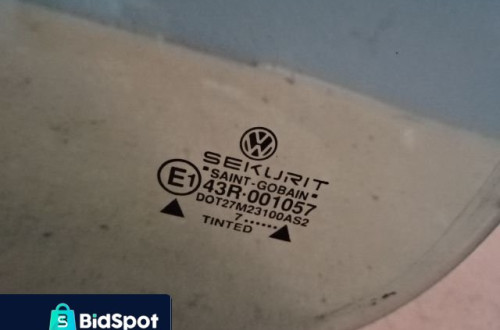 SZYBA KAROSERYJNA DRZWI LEWY TYŁ VW GOLF III NR274