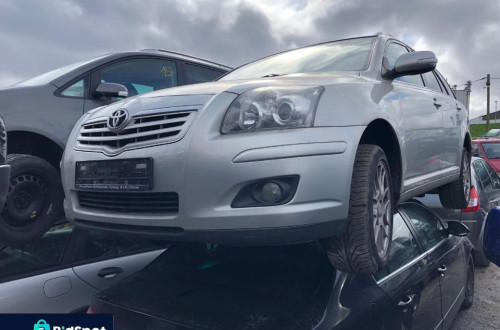 TOYOTA AVENSIS STACYJKA