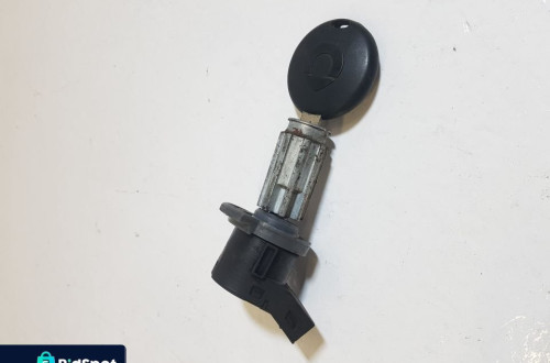 STACYJKA Z KLUCZYKIEM SMART FORTOWO 450