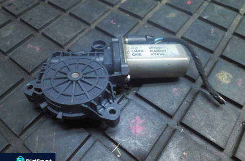 FIAT STILO SILNICZEK SZYBY PRAWY PRZÓD 50002603 + WTYCZKA INSTALACJA