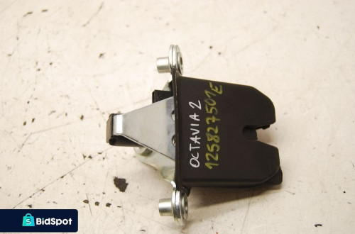 ZAMEK KLAPY BAGAŻNIKA TYŁ TYLNA 1Z5827501E SKODA OCTAVIA II LIFT