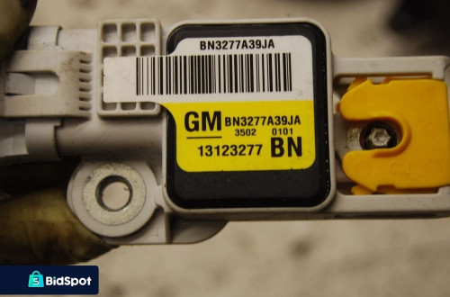 CZUJNIK UDERZENIOWY SENSOR 13123277/ 13123276BM OPEL VECTRA C SIGNUM