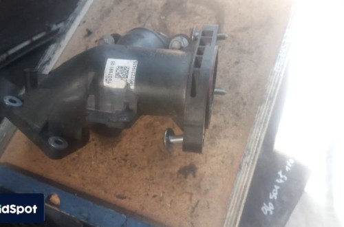 bmw f11 f10 2.0d krociec kolektora ssacego 7807991