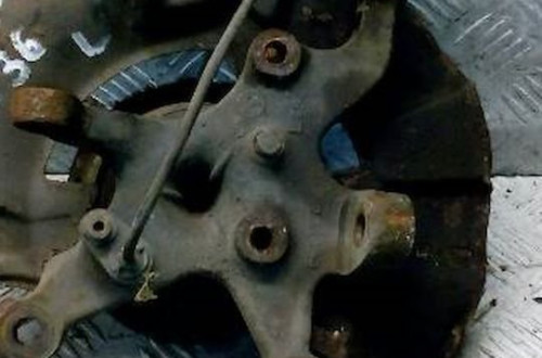 ZWROTNICA PIASTA LEWY PRZÓD ABS BMW E36