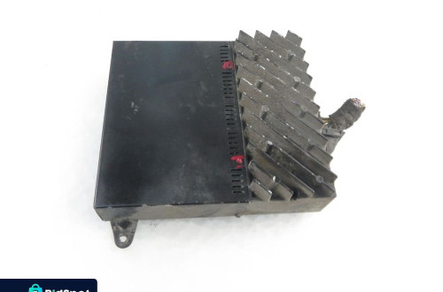 WZMACNIACZ BMW 3 E46 8376312