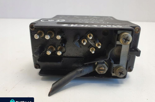 Mercedes W123 PRZEKAŹNIK ŚWIEC ŻAROWYCH 0025450932