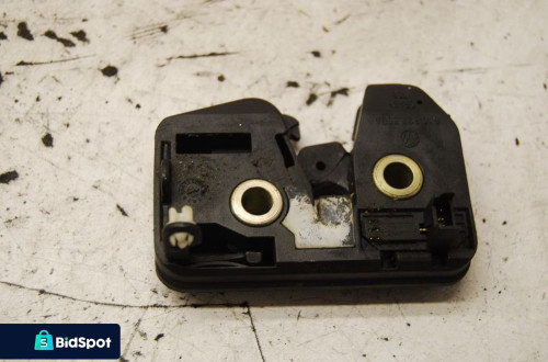 ZAMEK KLAPY BAGAŻNIKA TYŁ 6X0827505A VW LUPO POLO III