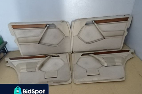 BOCZEK BOCZKI DRZWI MERCEDES W124 KOMBI 93-97 NR402