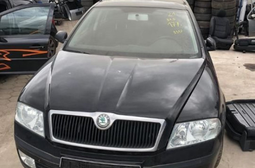 SKODA OCTAVIA II POPIELNICZKA PRZÓD