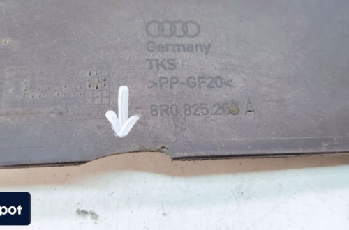 OSŁONA PODWOZIA PRAWY PRZÓD AUDI Q5 8R 8R0825202A