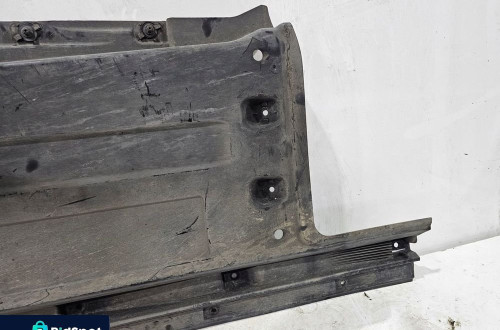 OSŁONA PODWOZIA PRAWA DUŻA AUDI Q5 8R0825208B