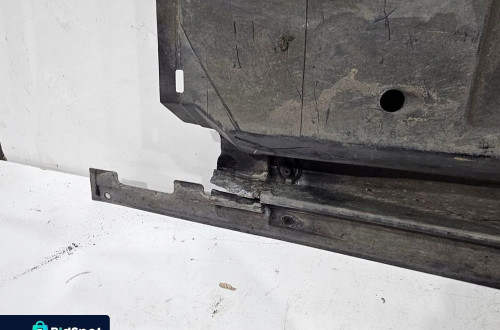 OSŁONA PODWOZIA PRAWA DUŻA AUDI Q5 8R0825208B