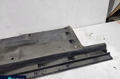 OSŁONA PODWOZIA PRAWA DUŻA AUDI Q5 8R0825208B