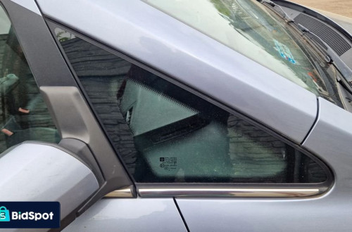 OPEL ZAFIRA B SZYBA KAROSERYJNA PRAWY PRZÓD