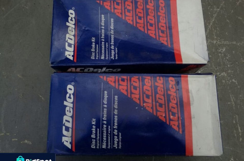 KLOCKI HAMULCOWE 18024933 GM Cadillac BUICK