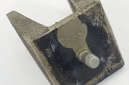 ODBÓJ ZAWIASU KLAPY MERCEDES ML W163 A2107500226