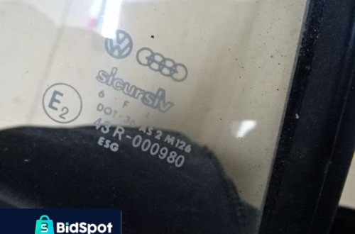 SZYBA KAROSERYJNA DRZWI LEWY TYŁ VW PASSAT B2 81-87 NR447