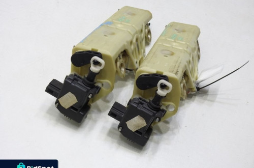 MECHANIZM ZAGŁÓWKA TYŁ MERCEDES W211