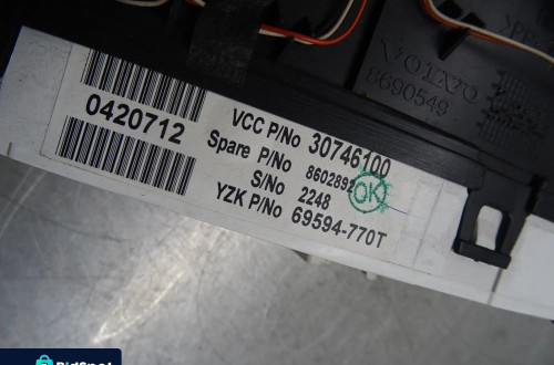 VOLVO S60 LIFT 2.4B LICZNIK ZEGARY 30746100