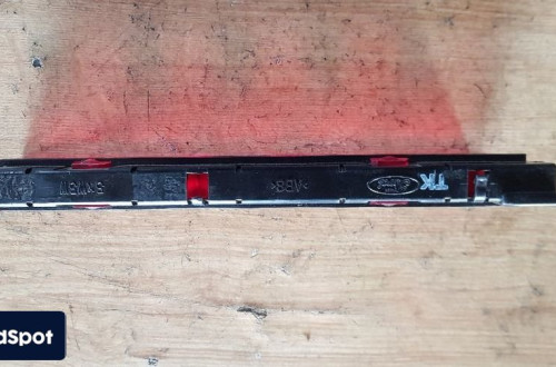 MONDEO MK III  ŚWIATŁO LAMPKA STOP 1S71-13A613-AB