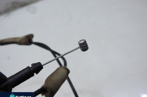 RYGIEL LINKA ZAMKA DRZWI LEWY TYŁ MAZDA 5 II
