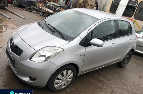 TOYOTA YARIS II STACYJKA