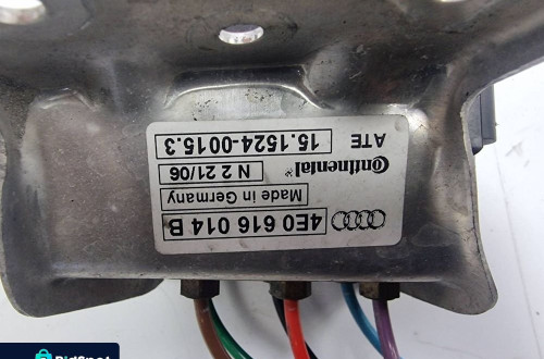 ROZDZIELACZ AUDI A8 D3 LIFT 4E0616014B