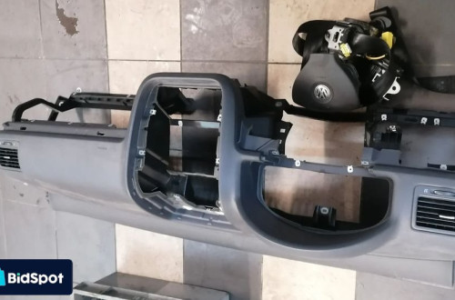 VW GOLF V  03r- DESKA ROZDZIELCZA AIRBAG PASY