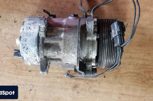 VOLVO S40 V40  SPRĘŻARKA KLIMATYZACJI SD7V16 1015