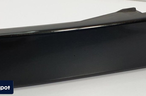 LISTWA POD LAMPE PRAWY TYŁ BLACK SAPPHIRE BMW E65