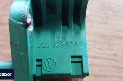 VW PASSAT B6 CZUJNIK UDERZENIA BOCZNEGO 3C0909606