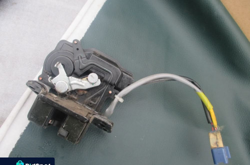 Zamek COROLLA VERSO KOMBI