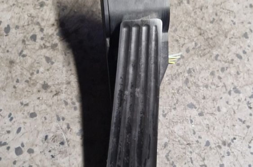 BMW E60 E61 3.0D POTENCJOMETR GAZU 6766931