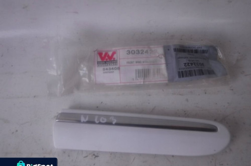 MERCEDES C KLASA W203 LISTWA BŁOTNIKA PRZÓD PRAWA