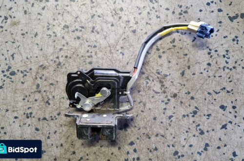 TOYOTA AVENSIS T25 KOMBI ZAMEK KLAPY TYŁ