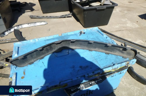 vw golf iv listwa zderzaka tyl tylnia tylne 1j6807792