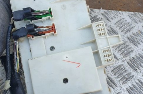 mazda iii SKRZYNKA bezpieczników bsi 519198030 bs4h66730d