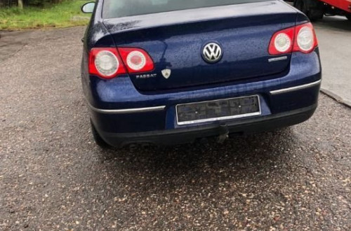 PASSAT B6 1.9 TDI RAMIONA WYCIERACZEK