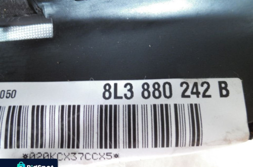 Audi A3 8L FL Poduszka fotela prawa 8L3880242B