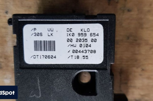 AUDI A3 8P CZUJNIK KĄTA SKRĘTU 1K0959654
